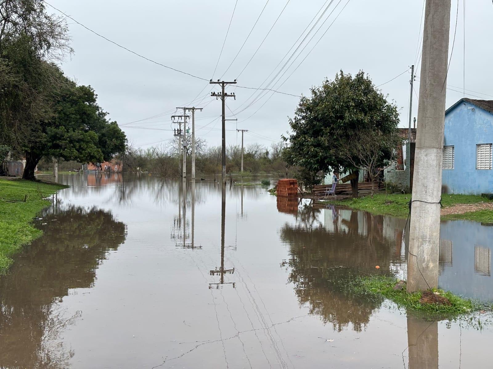 Nos &uacute;ltimos 30 dias, foram registrados mais 300 mil&iacute;metros de chuva no munic&iacute;pio