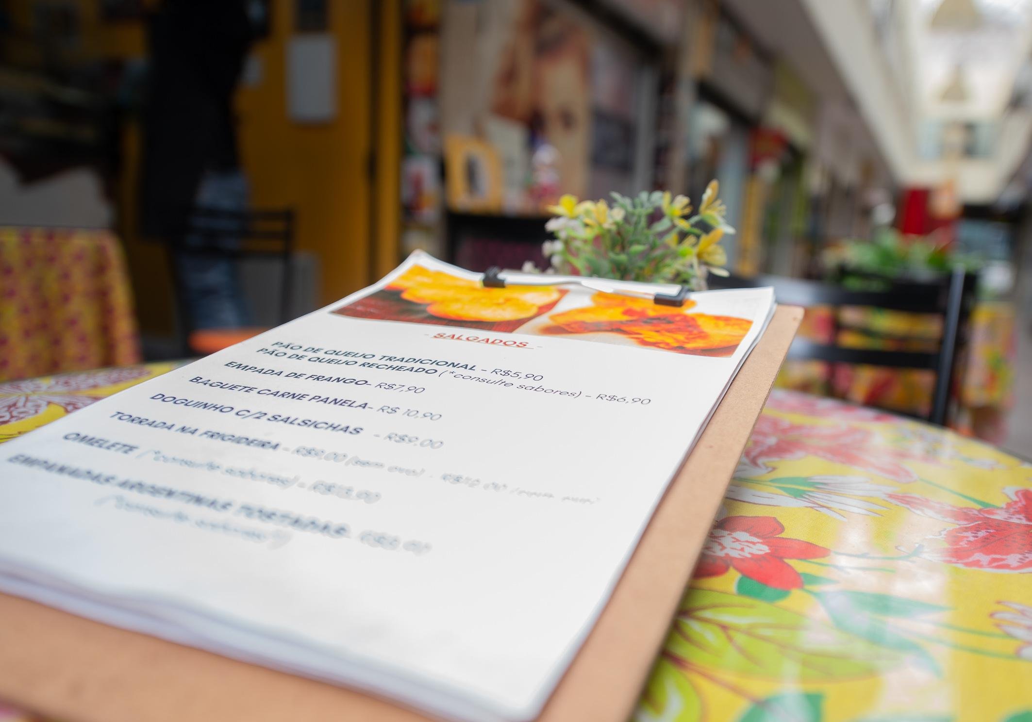 Os card&aacute;pios impressos dever&atilde;o ter informa&ccedil;&otilde;es claras e leg&iacute;veis