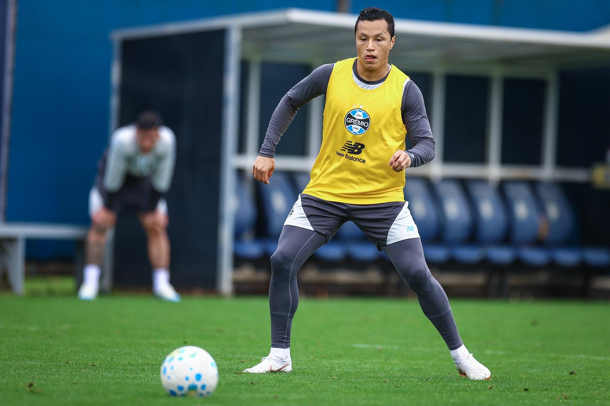 Marlon se recupera de les&atilde;o muscular na coxa direita