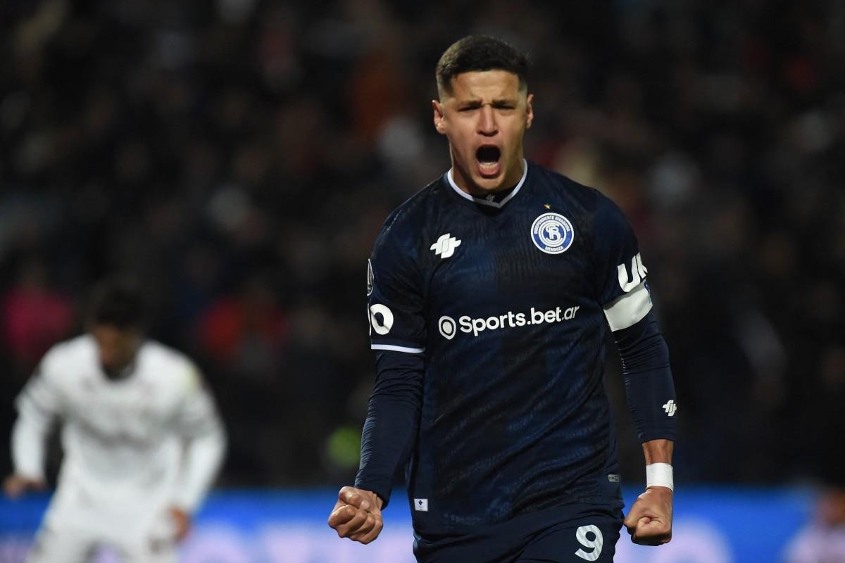 Alex Arce segue no radar do Inter. As chances de ele ser contratado, por&eacute;m, s&atilde;o pequenas