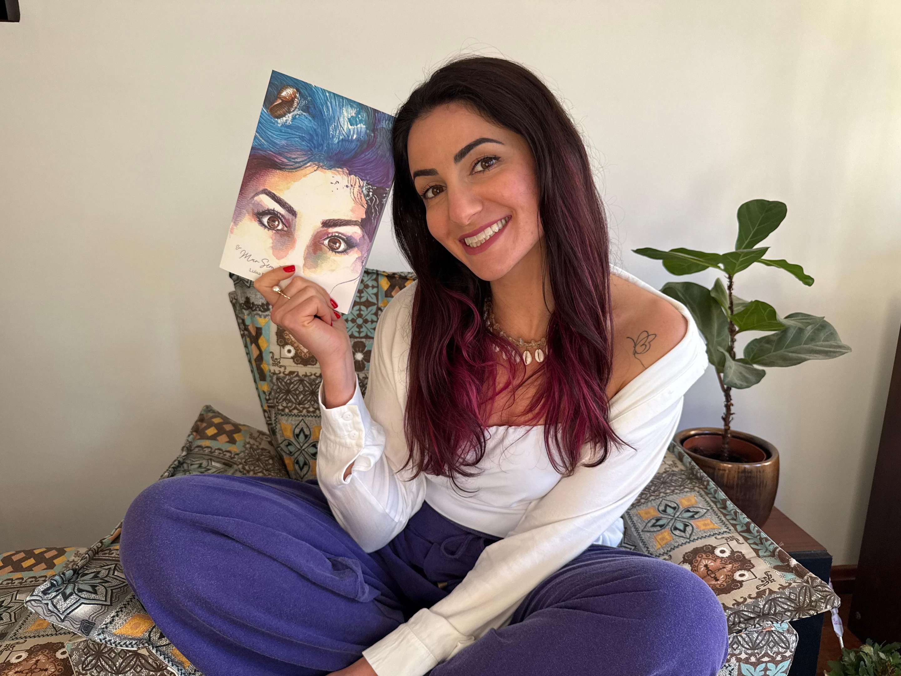 Natural de Caxias do Sul (RS), Lu&iacute;sa Fedrizzi &eacute; escritora, bailarina, core&oacute;grafa, professora e performer