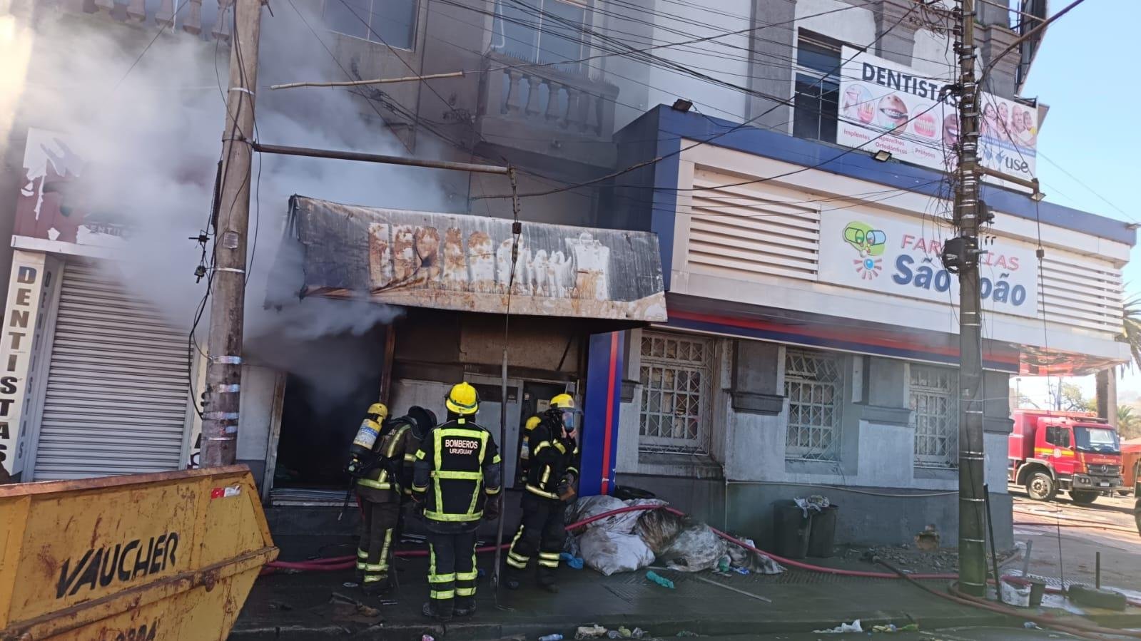Combate as chamas em pr&eacute;dio de Santana do Livramento durou cerca de 15 horas