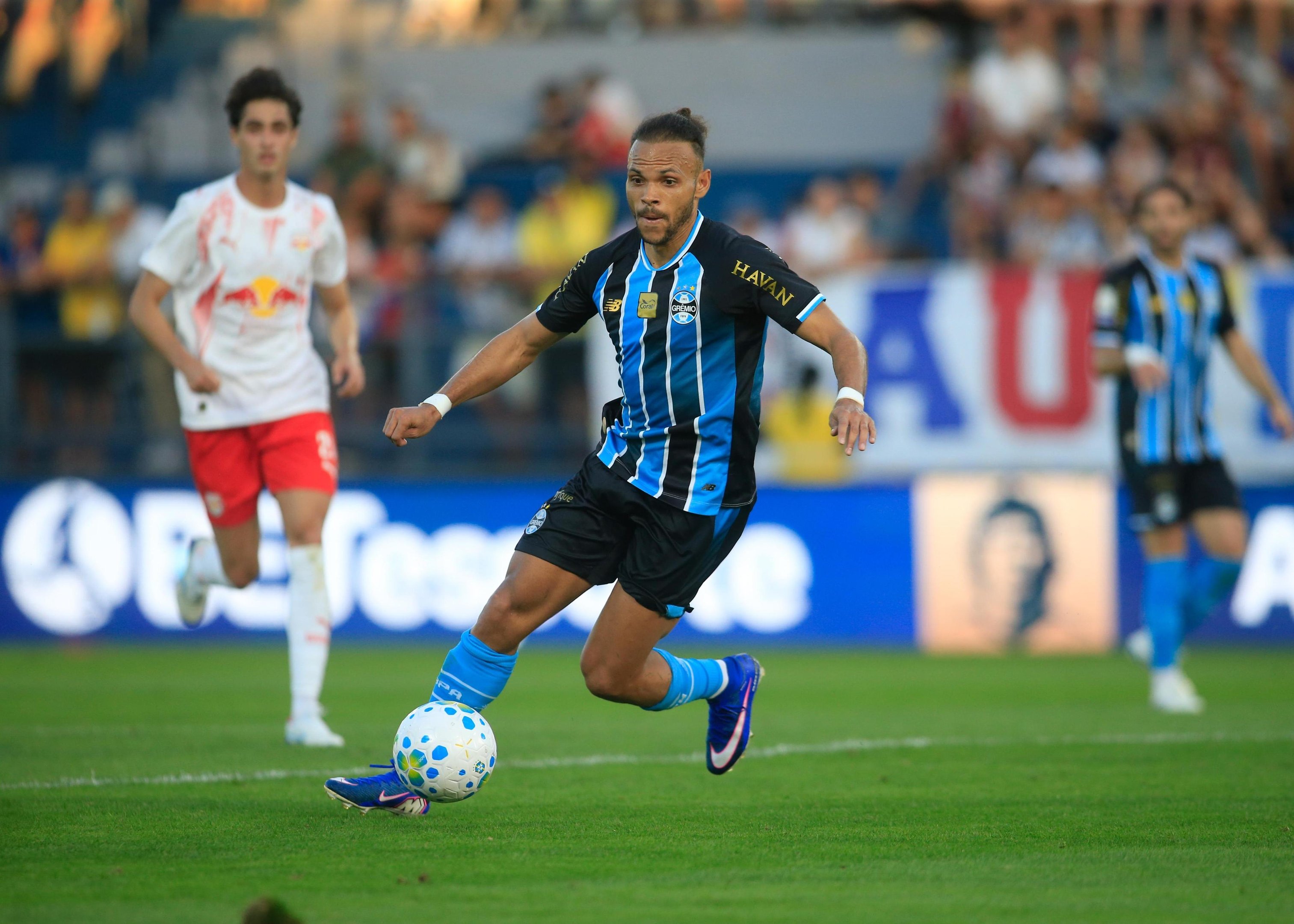 Braithwaite teve um gol anulado em Bragan&ccedil;a Paulista