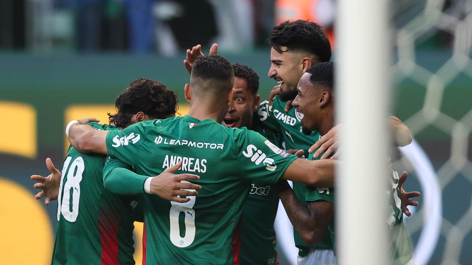 Verd&atilde;o acordou no segundo tempo e n&atilde;o tomou conhecimento