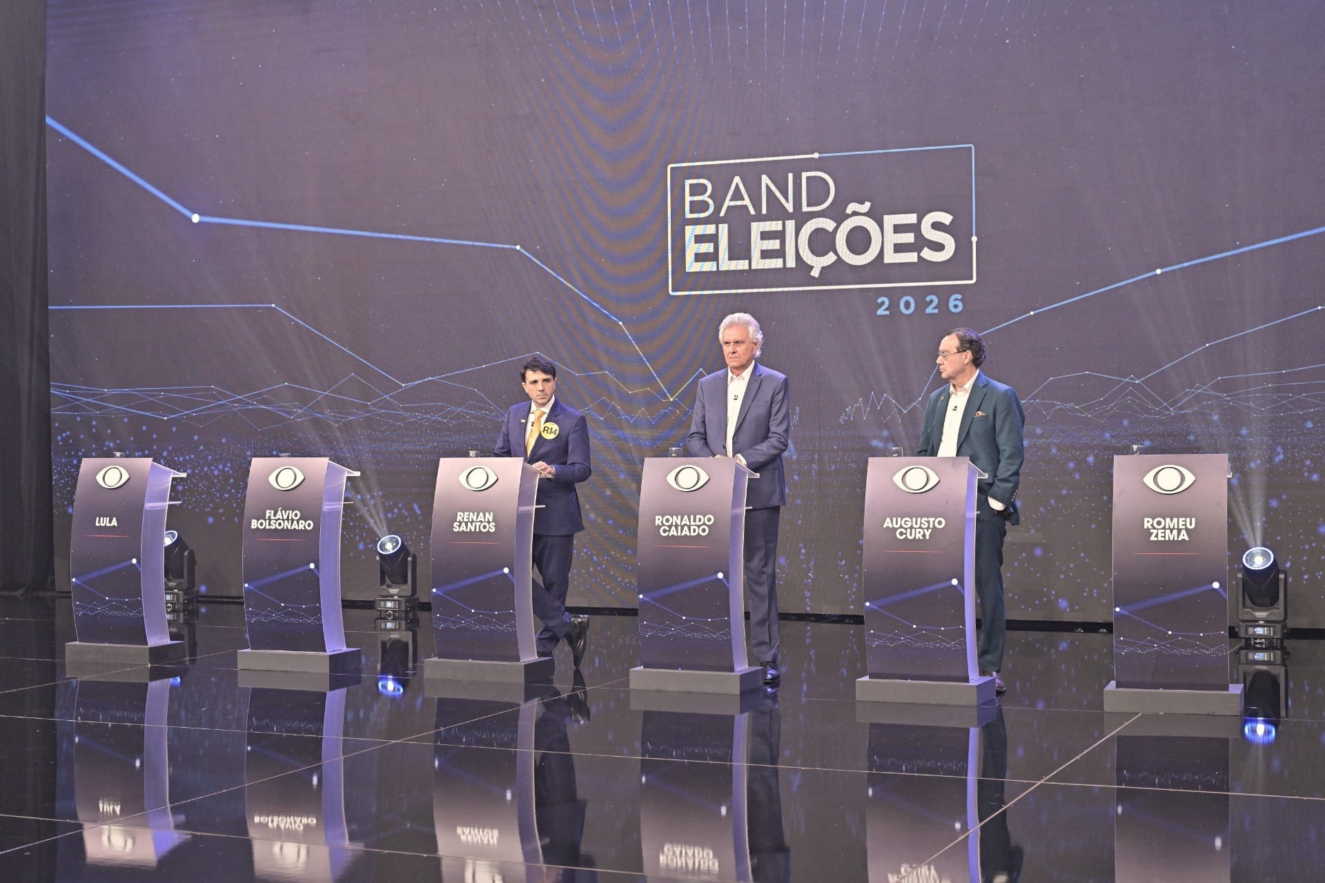 P&uacute;lpitos vazios marcaram o primeiro debate presidencial
