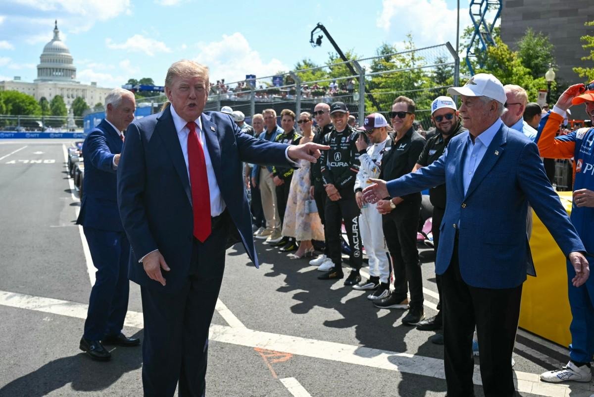 Trump diz que Ir&atilde; &ldquo;est&aacute; em colapso&rdquo;&nbsp;horas antes de an&uacute;ncio de san&ccedil;&otilde;es econ&ocirc;micas