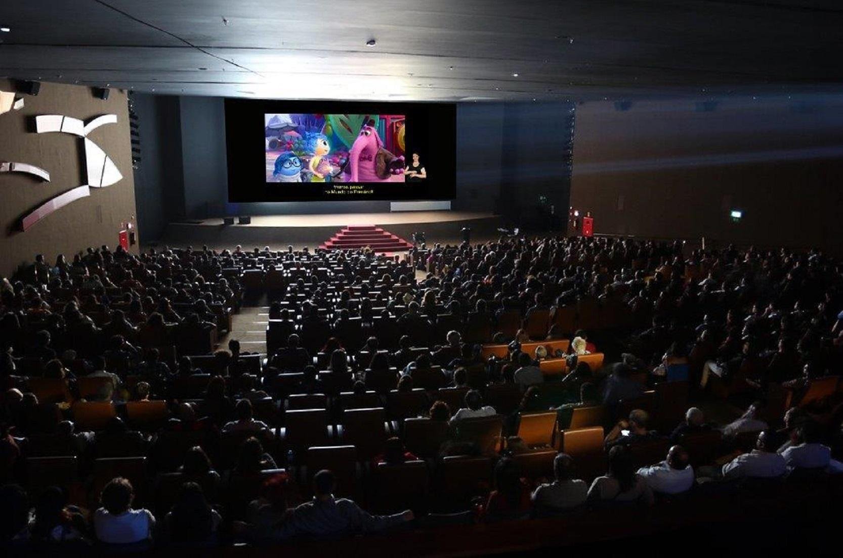 Anima&ccedil;&atilde;o "Divertida Mente" ser&aacute; exibida em Jaguar&atilde;o nesta ter&ccedil;a-feira, 25 de agosto, com as tecnologias de acessibilidade - audiodescri&ccedil;&atilde;o, Libras e Legendas descritivas