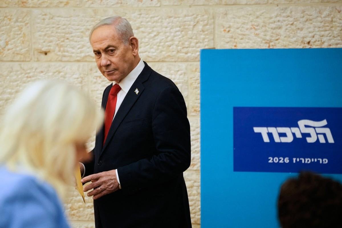 Benjamin Netanyahu reconhece coragem de capit&atilde;o indiano que evitou cat&aacute;strofe a&eacute;rea ap&oacute;s confronto com copiloto