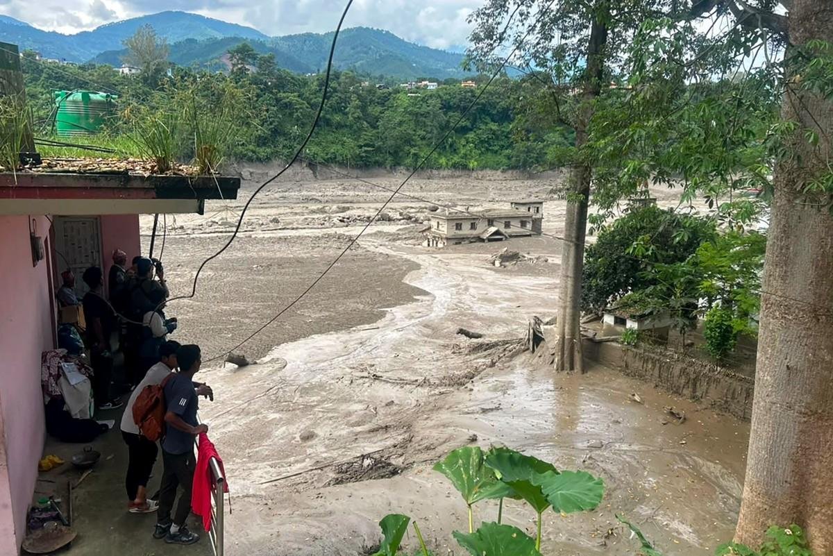 Terremoto gerou deslizamento de terra no Nepal, diz ministro
