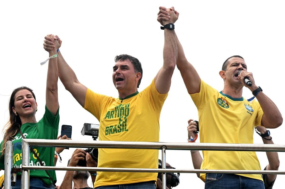 Fl&aacute;vio deve chegar &agrave; Capital por volta das 10h do dia 2 e participar&aacute; de grava&ccedil;&otilde;es de comerciais com os candidatos da majorit&aacute;ria