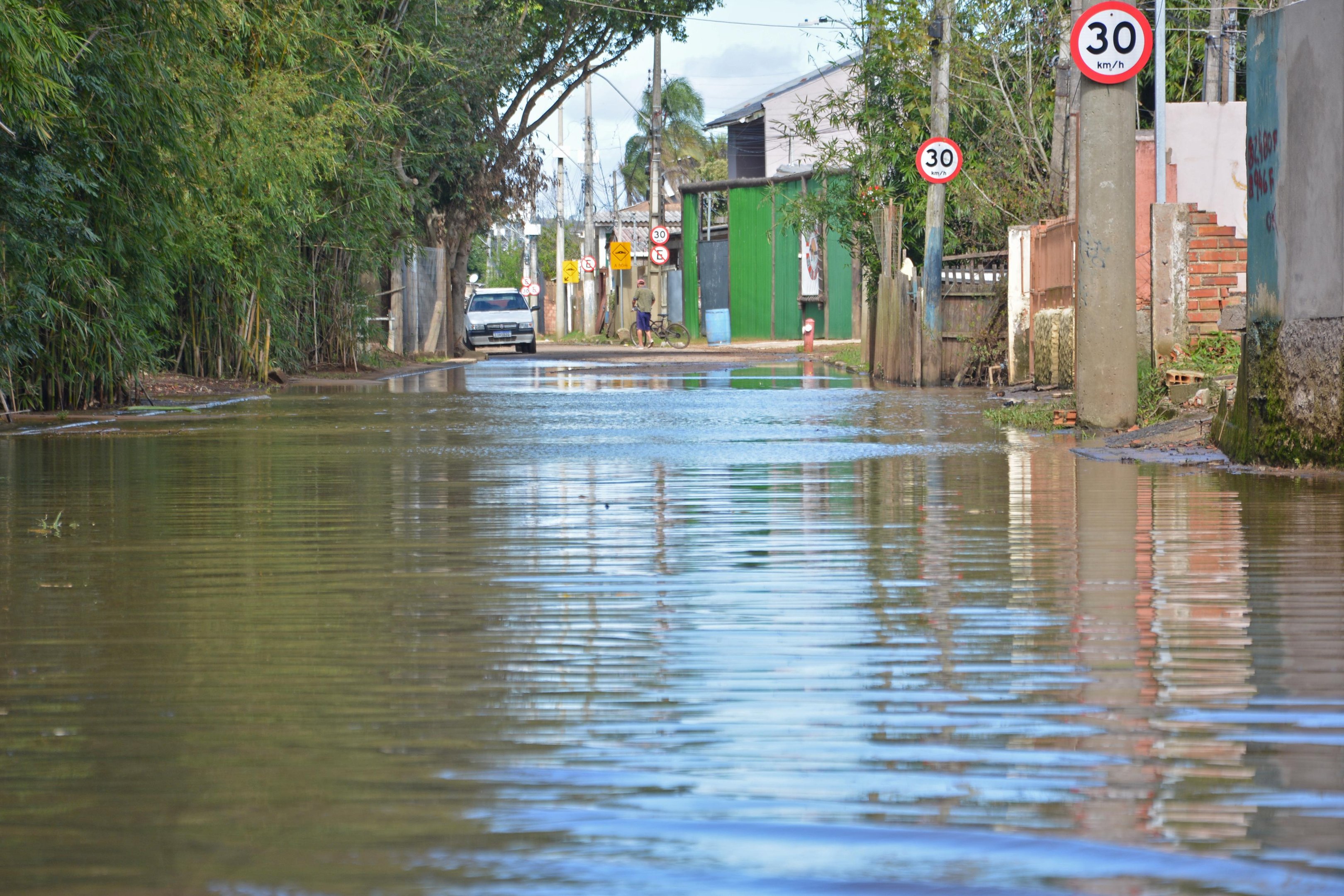 De acordo com os dados desta quarta-feira, &eacute; alta a probabilidade que o gua&iacute;ba supere a cota de alerta de 2,50 metros com alagamentos nas ilhas