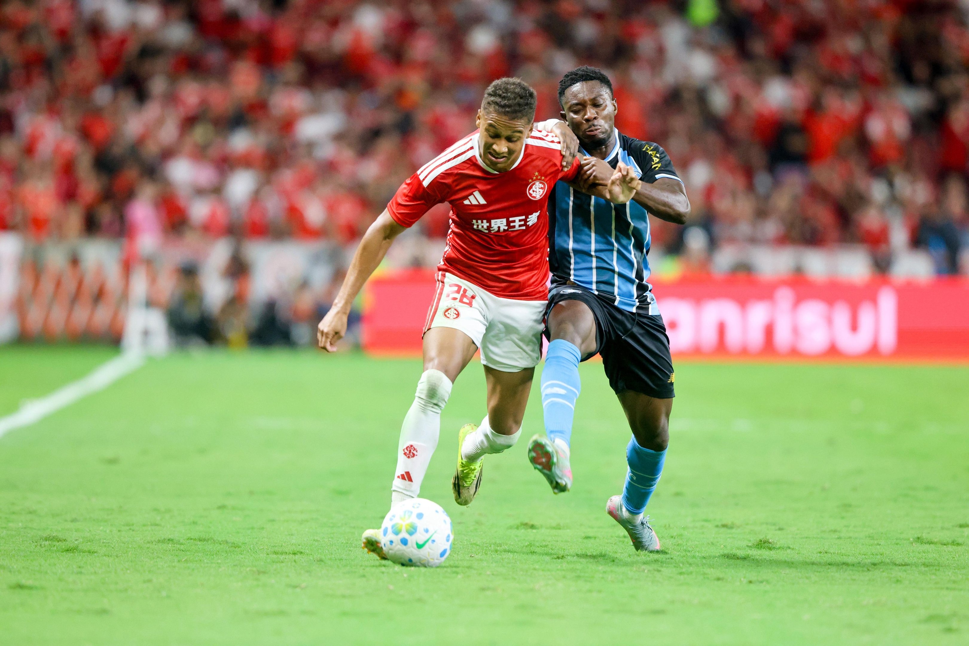 Vitinho e Amuzu dever&atilde;o estar em campo nesta quinta-feira