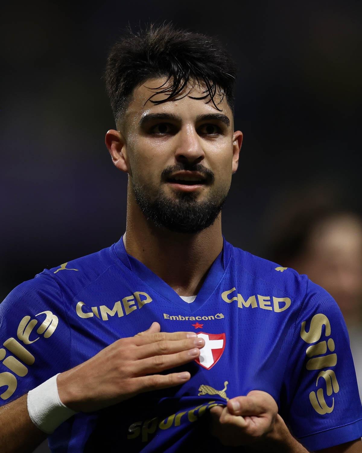 Time alviverde domina rival sem dificuldades e vence por 3 a 0 no Nubank Parque