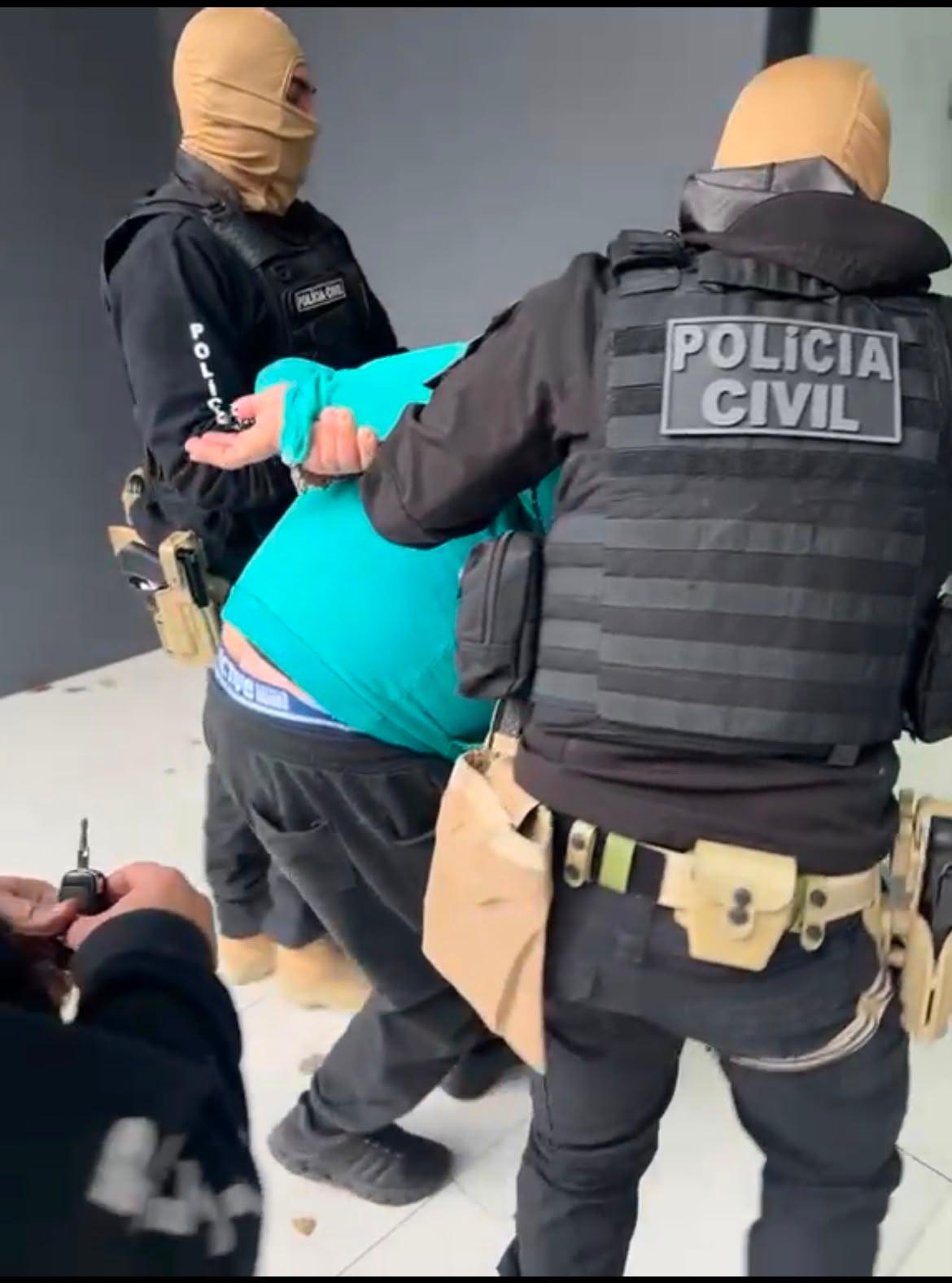 Homem foi preso pela Pol&iacute;cia Civil em Viam&atilde;o