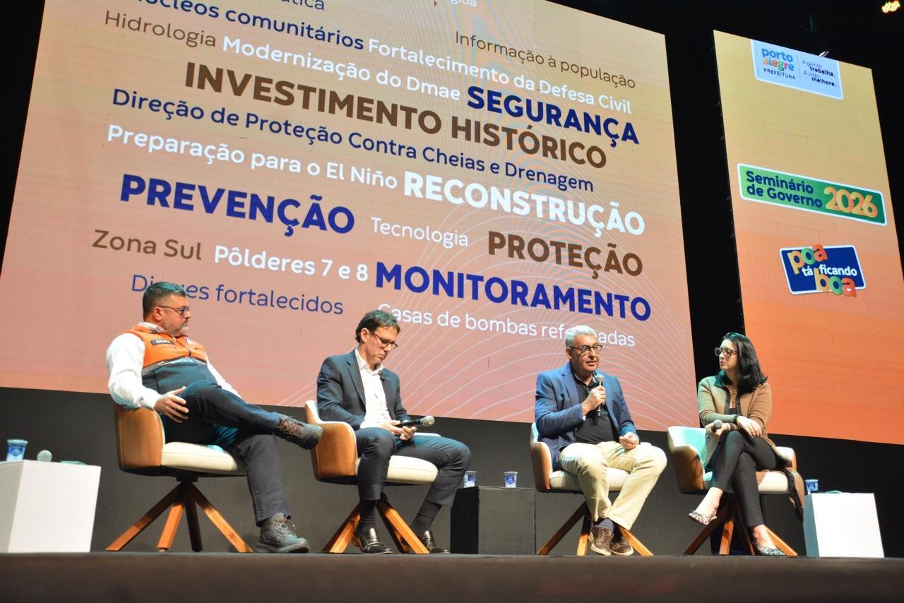 Prefeito Sebasti&atilde;o Melo informou sobre a conclus&atilde;o das obras dos p&ocirc;lderes 7 e 8 do sistema de prote&ccedil;&atilde;o contra cheias de Porto Alegre em evento da prefeitura