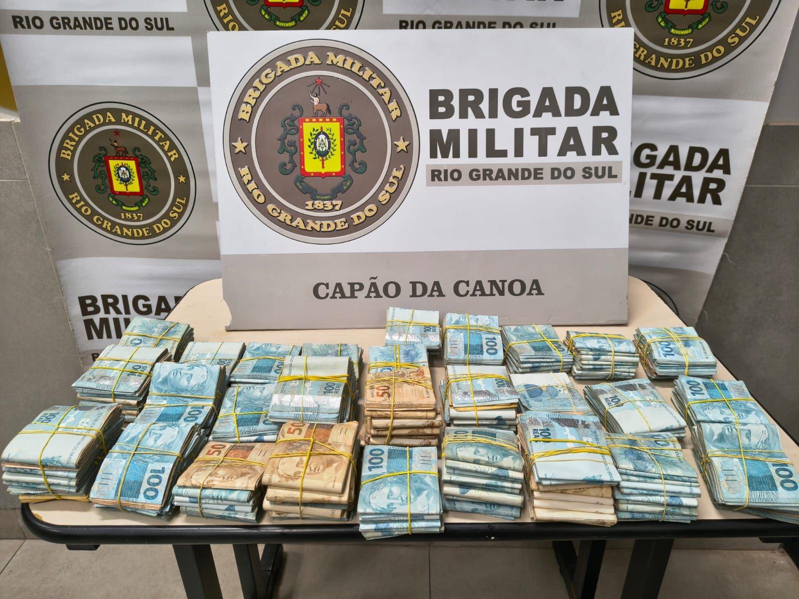 Grande quantidade de dinheiro foi apreendida pela BM na a&ccedil;&atilde;o