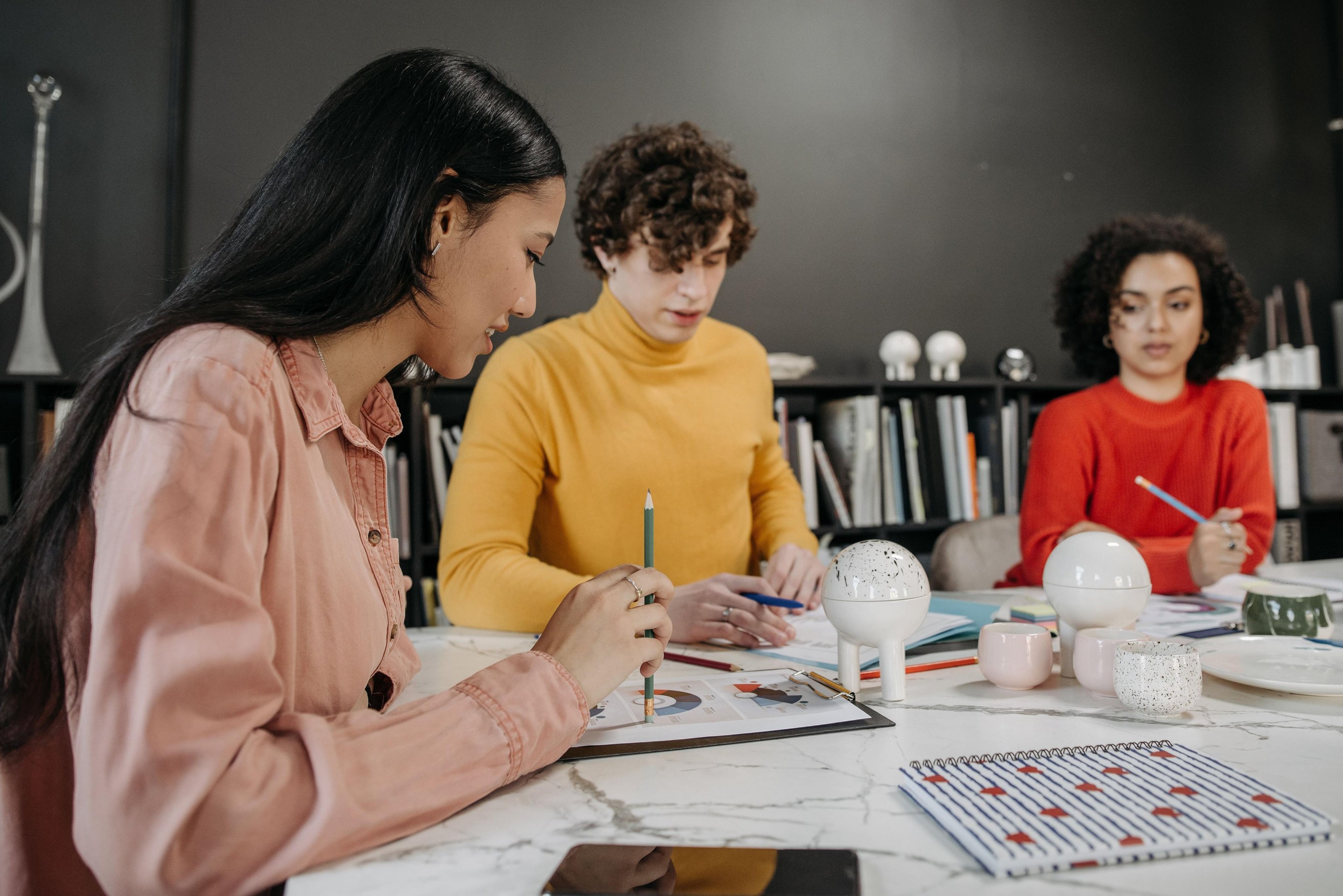 Programas abrem portas para atualiza&ccedil;&atilde;o profissional, doc&ecirc;ncia, pesquisa e empreendedorismo