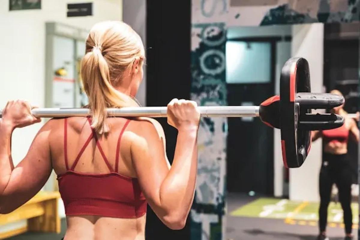 Hipertrofia depende da combina&ccedil;&atilde;o entre volume de treino, carga adequada, amplitude de movimento, controle da execu&ccedil;&atilde;o e recupera&ccedil;&atilde;o eficiente