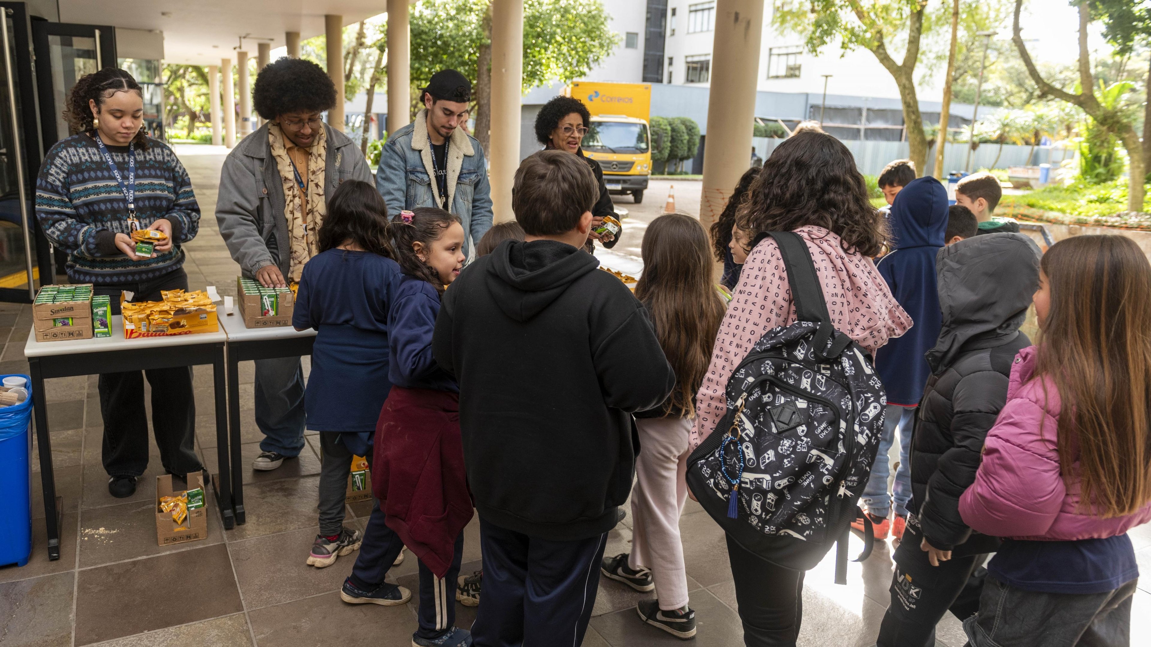 Projeto prev&ecirc; mais 6 sess&otilde;es com alunos, na sala de cinema da PUCRS