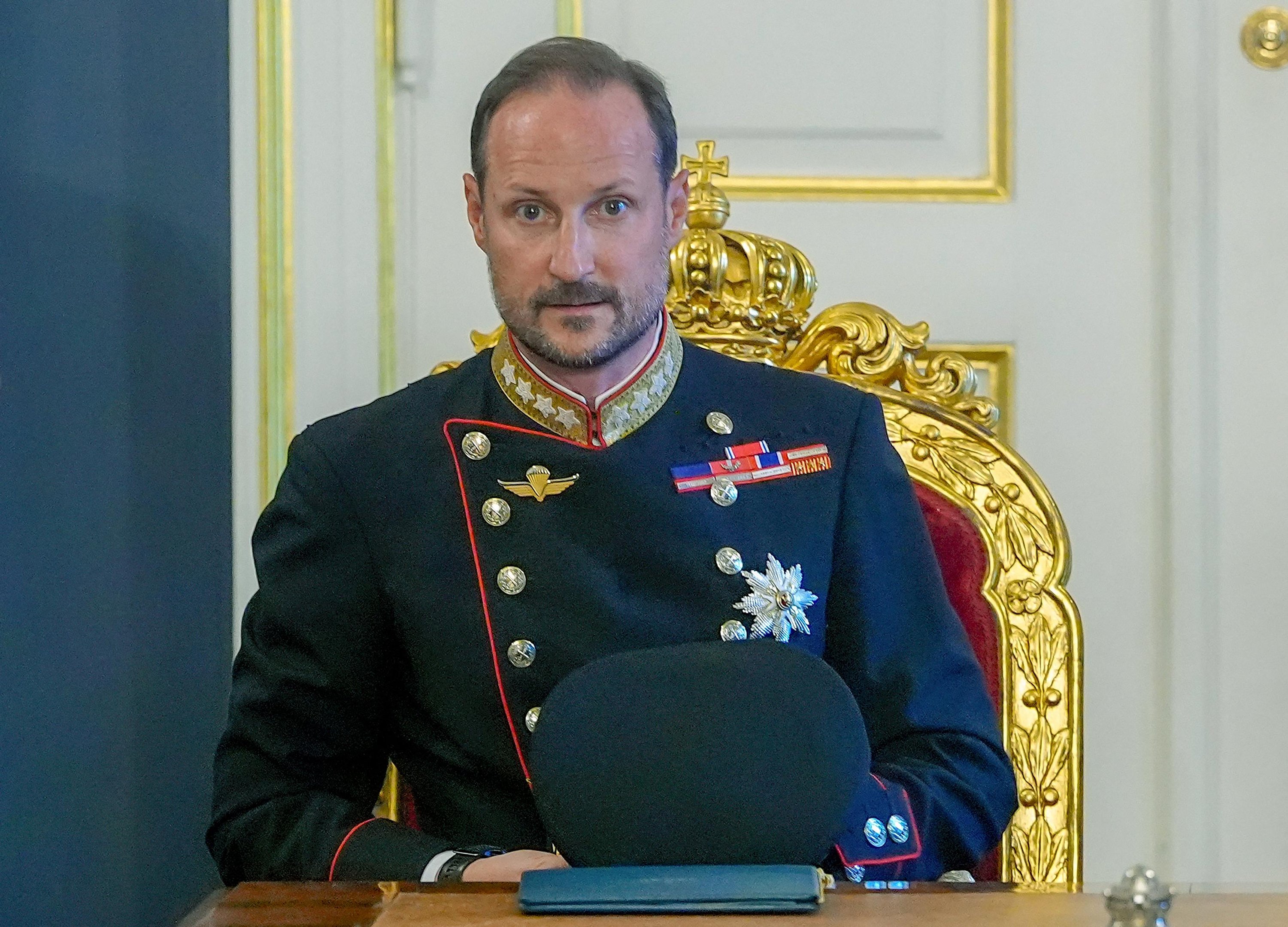 Rei Haakon VIII assumiu o trono da Noruega aos 53 anos, ap&oacute;s a morte de seu pai, o rei Harald V