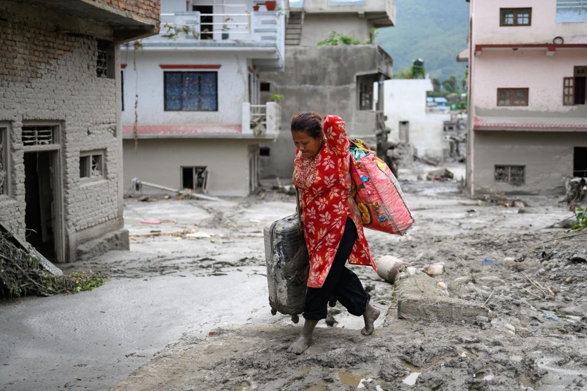N&uacute;mero de mortos em avalanche no Nepal passa de 580