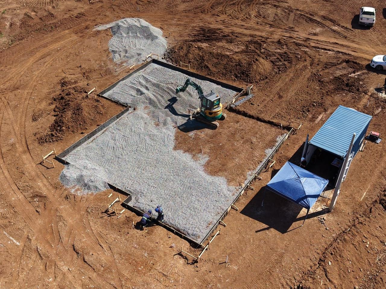 Terraplanagem da &aacute;rea onde ser&aacute; constru&iacute;da a ETE Scotte de Serafina Corr&ecirc;a