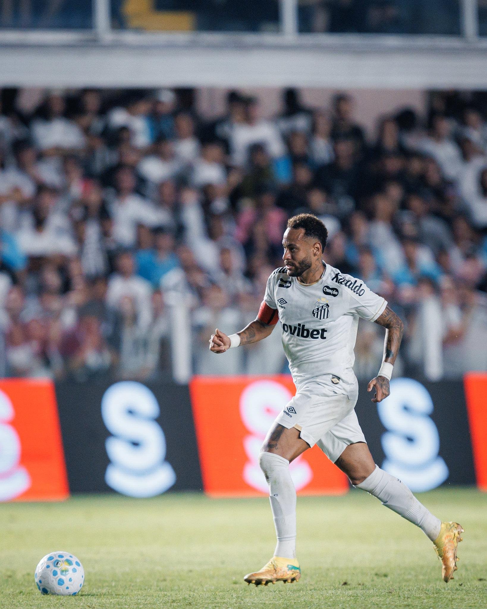 Neymar volta ao time do Santos neste domingo