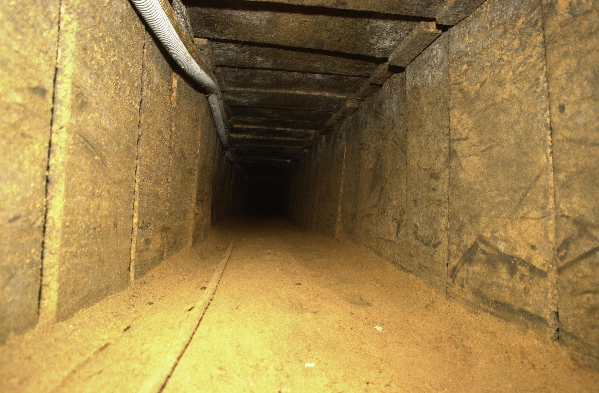 Opera&ccedil;&atilde;o Fac&ccedil;&atilde;o Toupeira da PF. Tentativa de roubo ao Banrisul e CEF pelo PCC via t&uacute;nel na rua Caldas J&uacute;nior, em Poa.