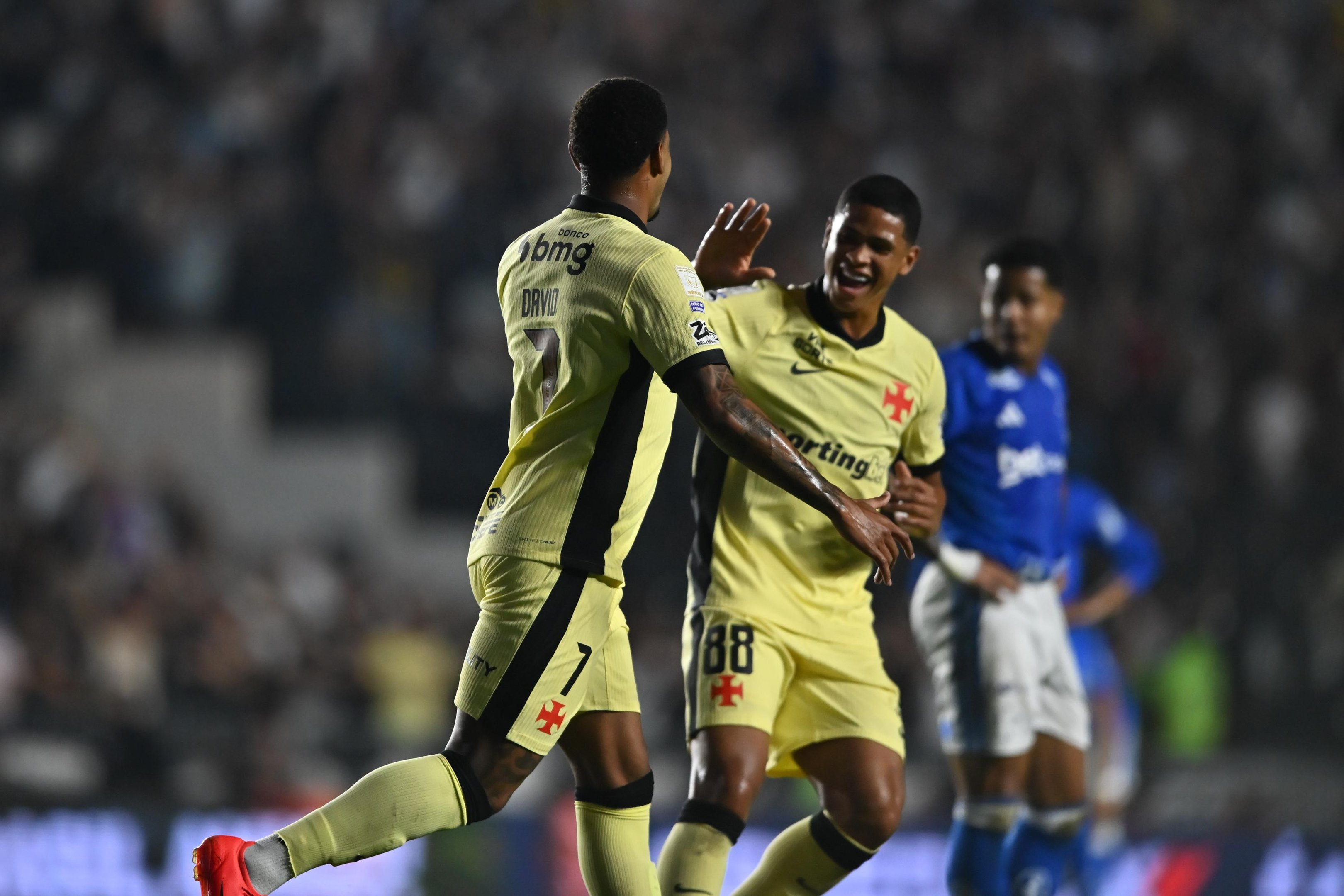 Com o resultado, o Vasco chegou aos 25 pontos e ultrapassou o Mirassol e o Internacional