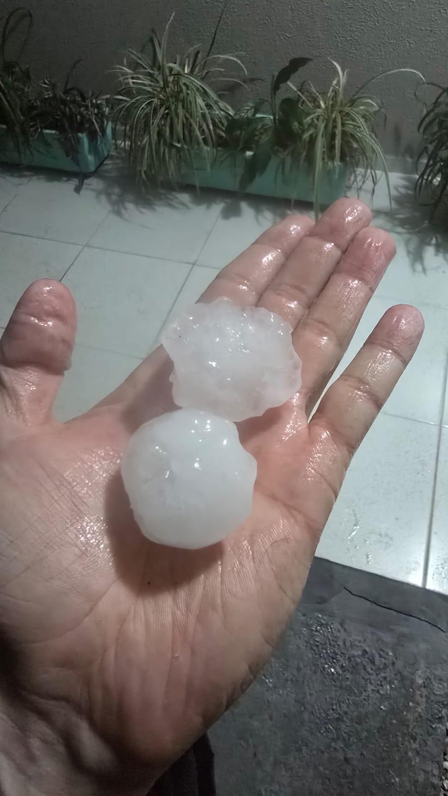 Temporal causou uma forte queda de granizo na noite de s&aacute;bado