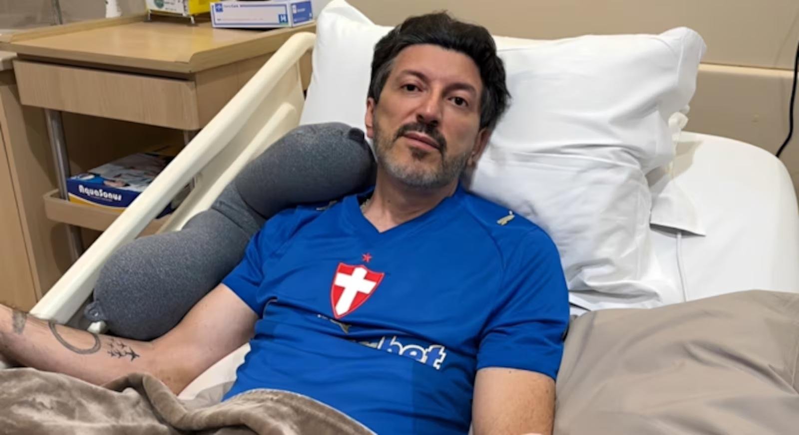 Influenciador, que morreu na quinta-feira,&nbsp;tinha doen&ccedil;a neurodegenerativa rara e deixa a mulher e um filho