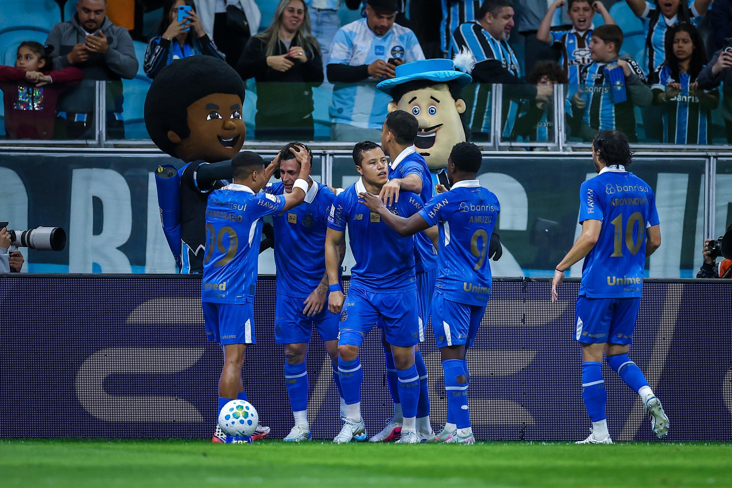 Jogadores poder&atilde;o receber premia&ccedil;&atilde;o caso evitem o rebaixamento do Gr&ecirc;mio