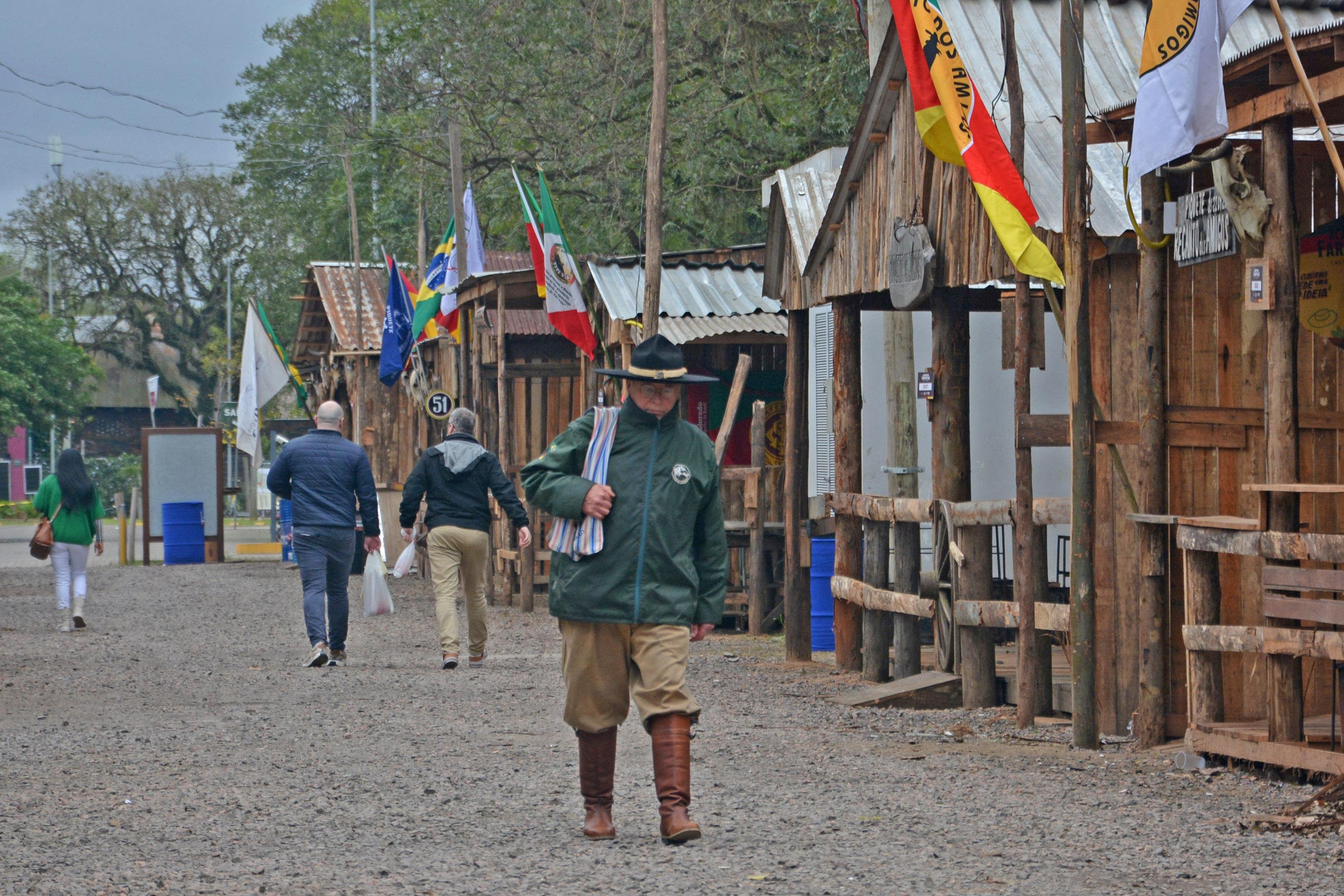 Acampamento Farroupilha celebra tradi&ccedil;&otilde;es ga&uacute;chas