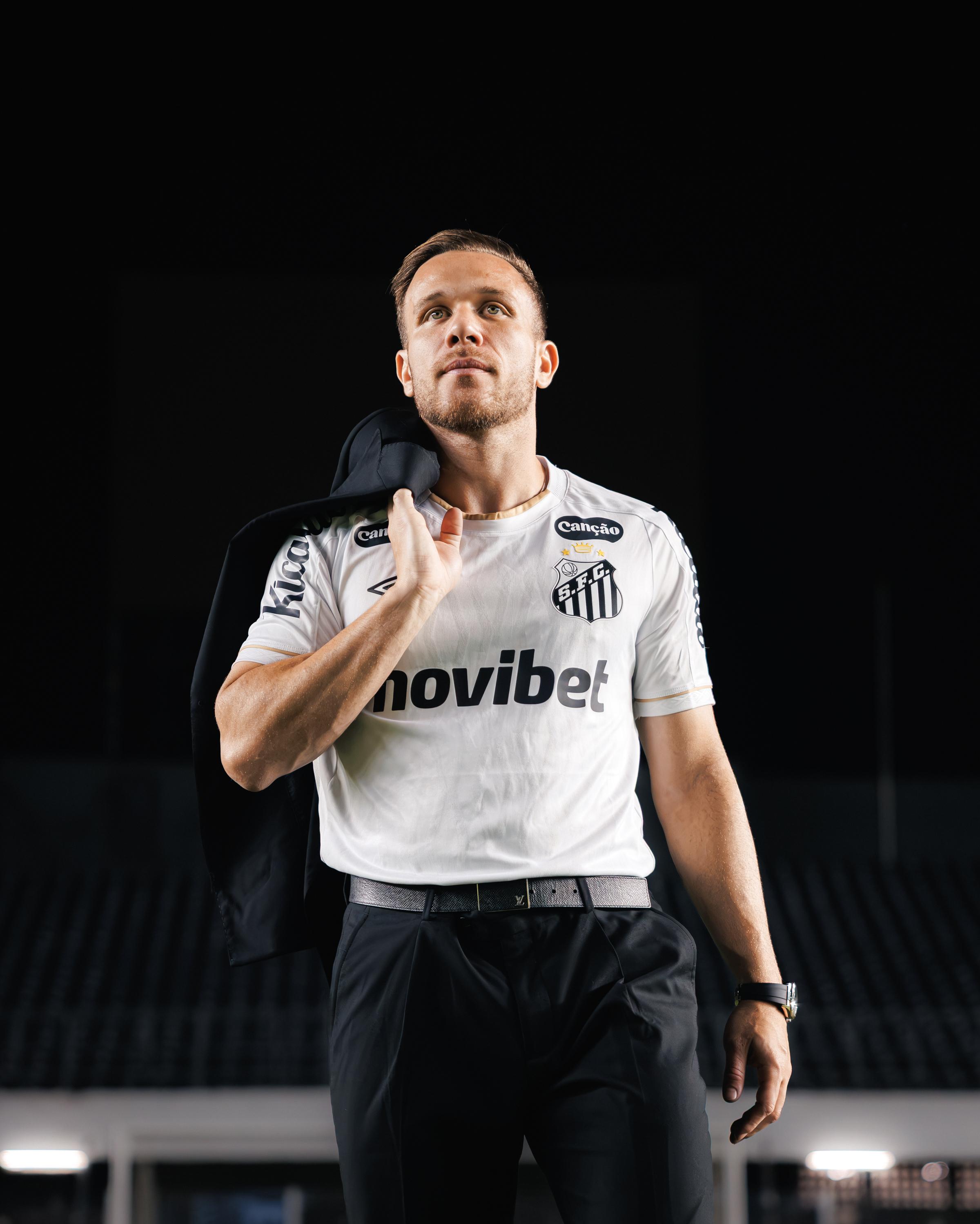 Arthur refor&ccedil;a o Peixe neste segundo semestre da temporada