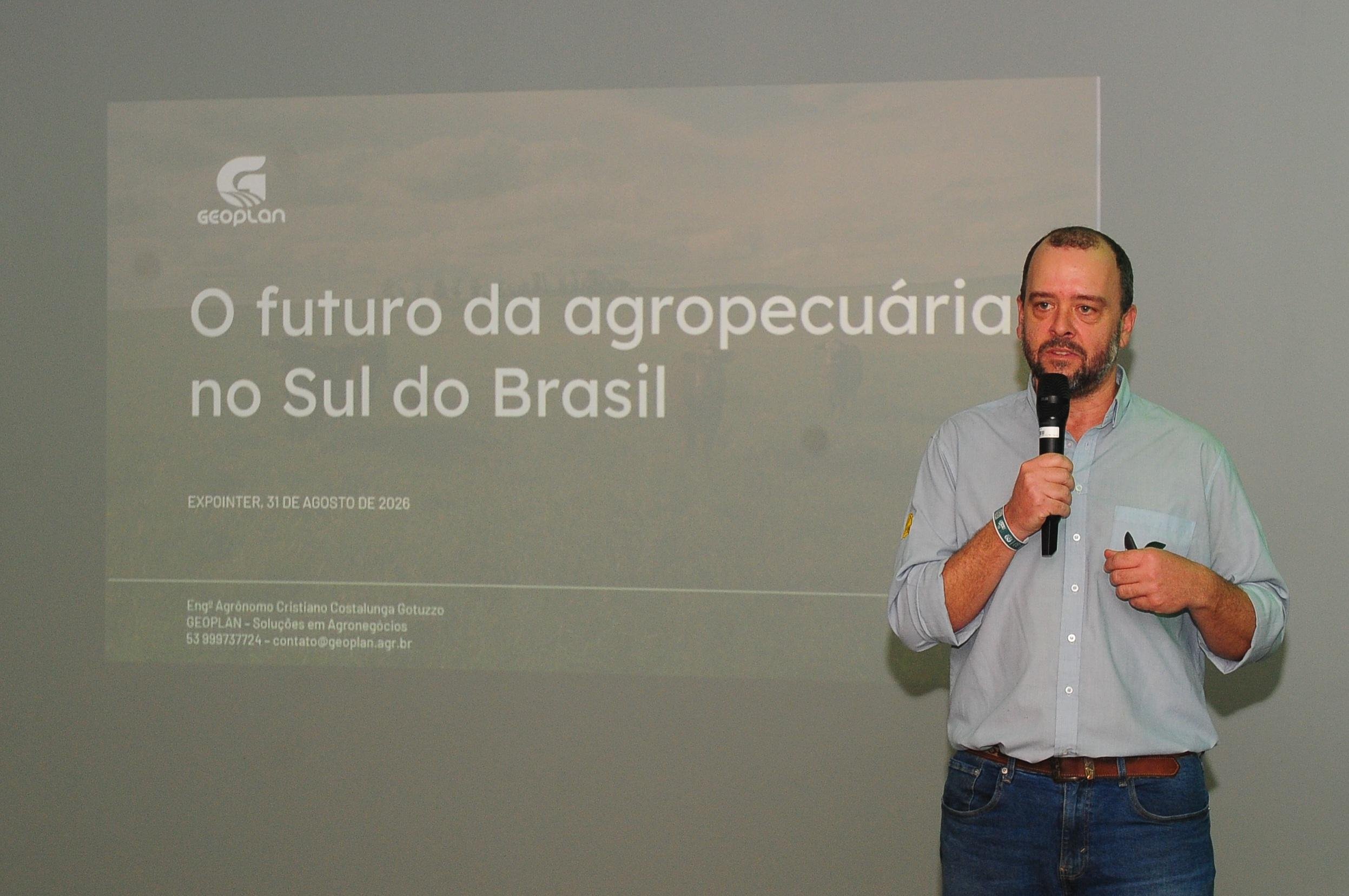 Instrutor do Senar e s&oacute;cio da Geoplan, Cristiano Gotuzzo