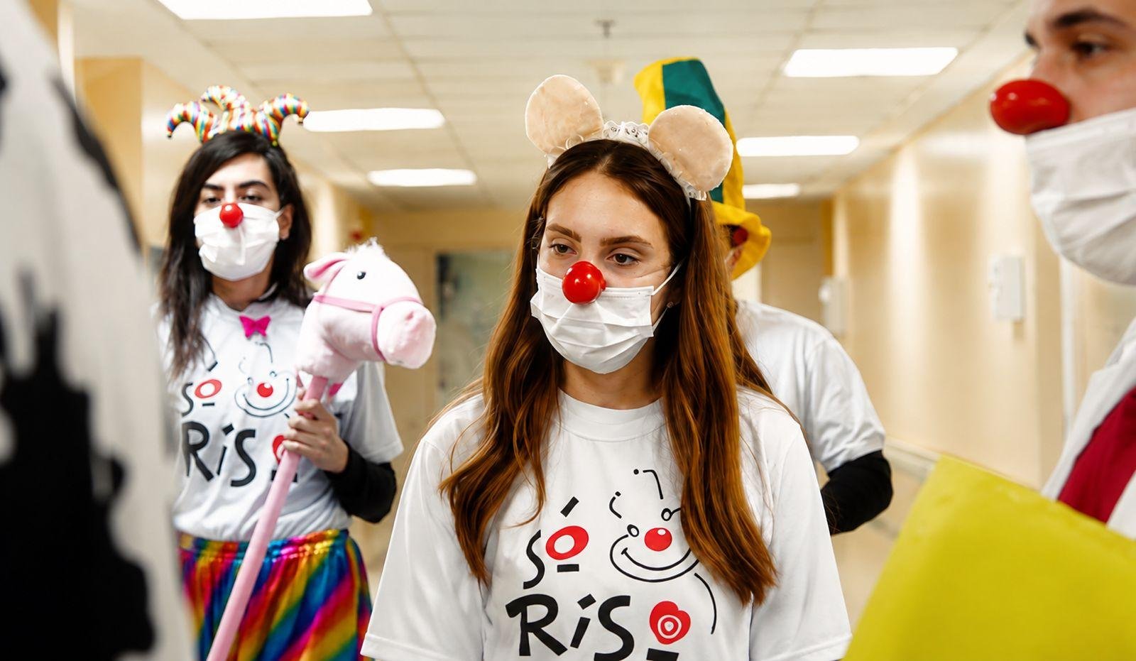 Projeto "S&oacute;Riso" utiliza a palha&ccedil;oterapia para contribuir no bem-estar de crian&ccedil;as hospitalizadas
