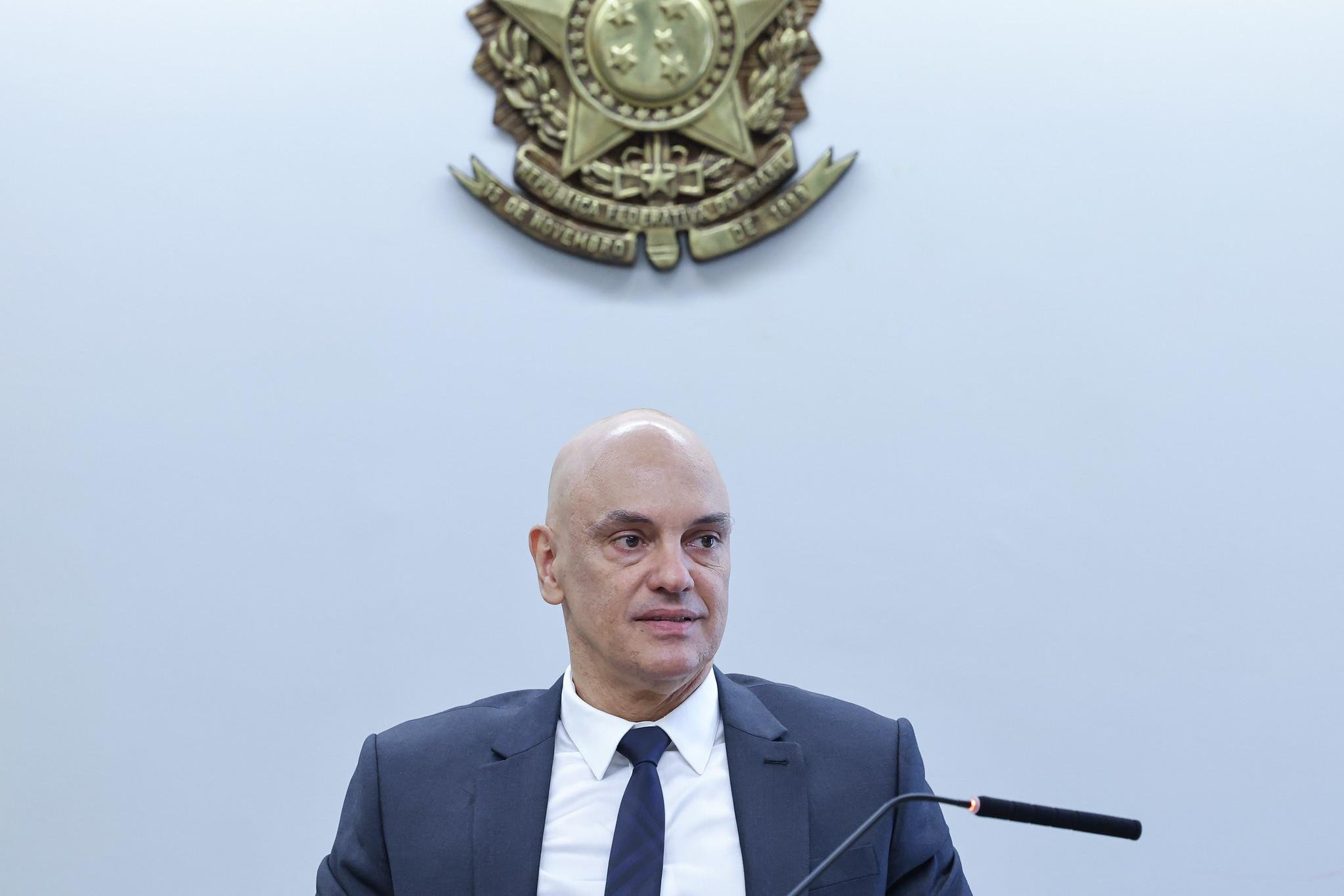 Moraes critica &ldquo;escolha seletiva&rdquo;&nbsp;de Mendon&ccedil;a e pede fim total do sigilo no Caso Master