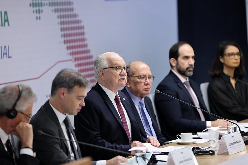 Fachin promete &ldquo;medidas cab&iacute;veis e necess&aacute;rias&rdquo; em crise no STF