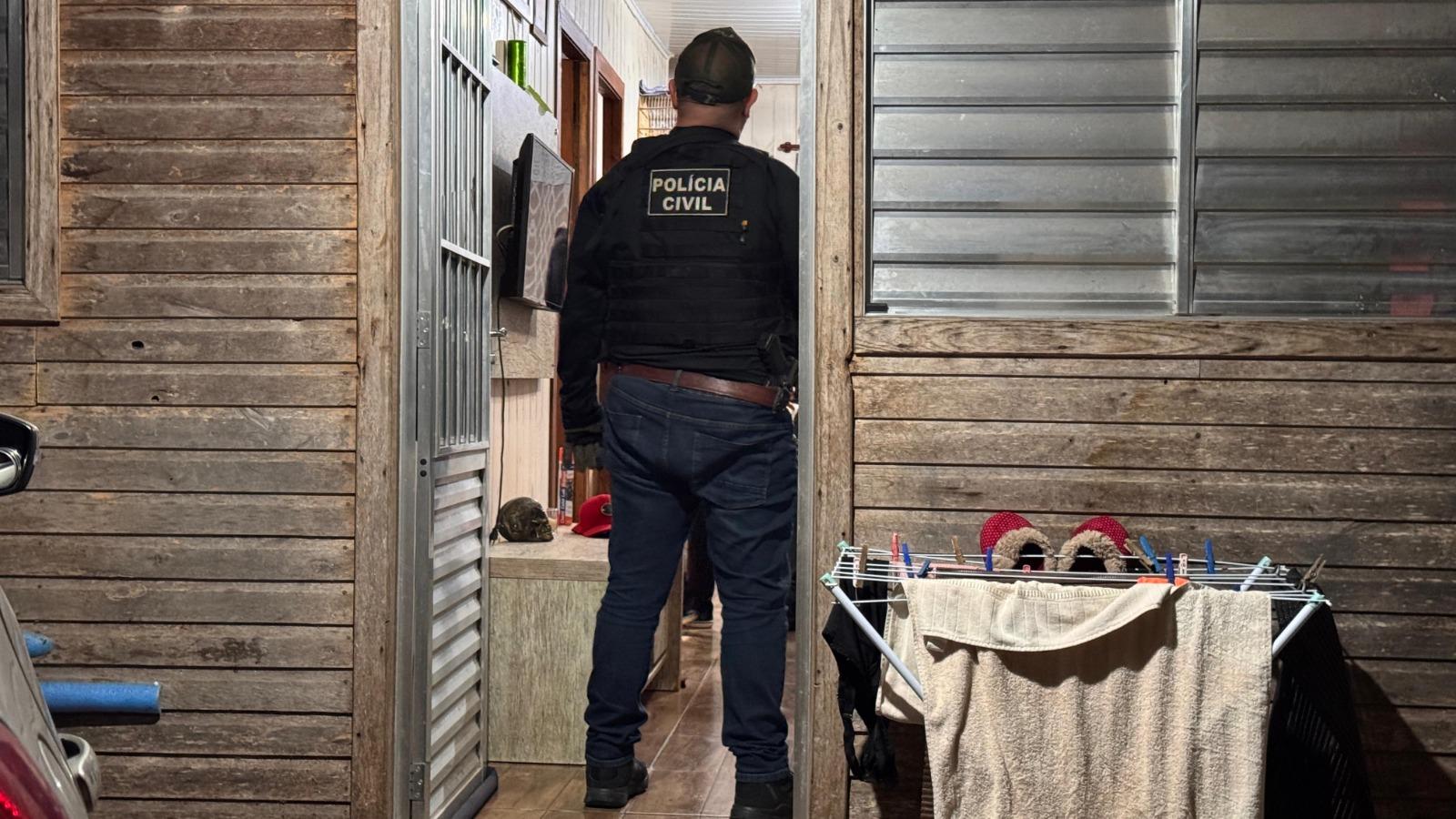 Mandados foram cumpridos na manh&atilde; desta segunda-feira