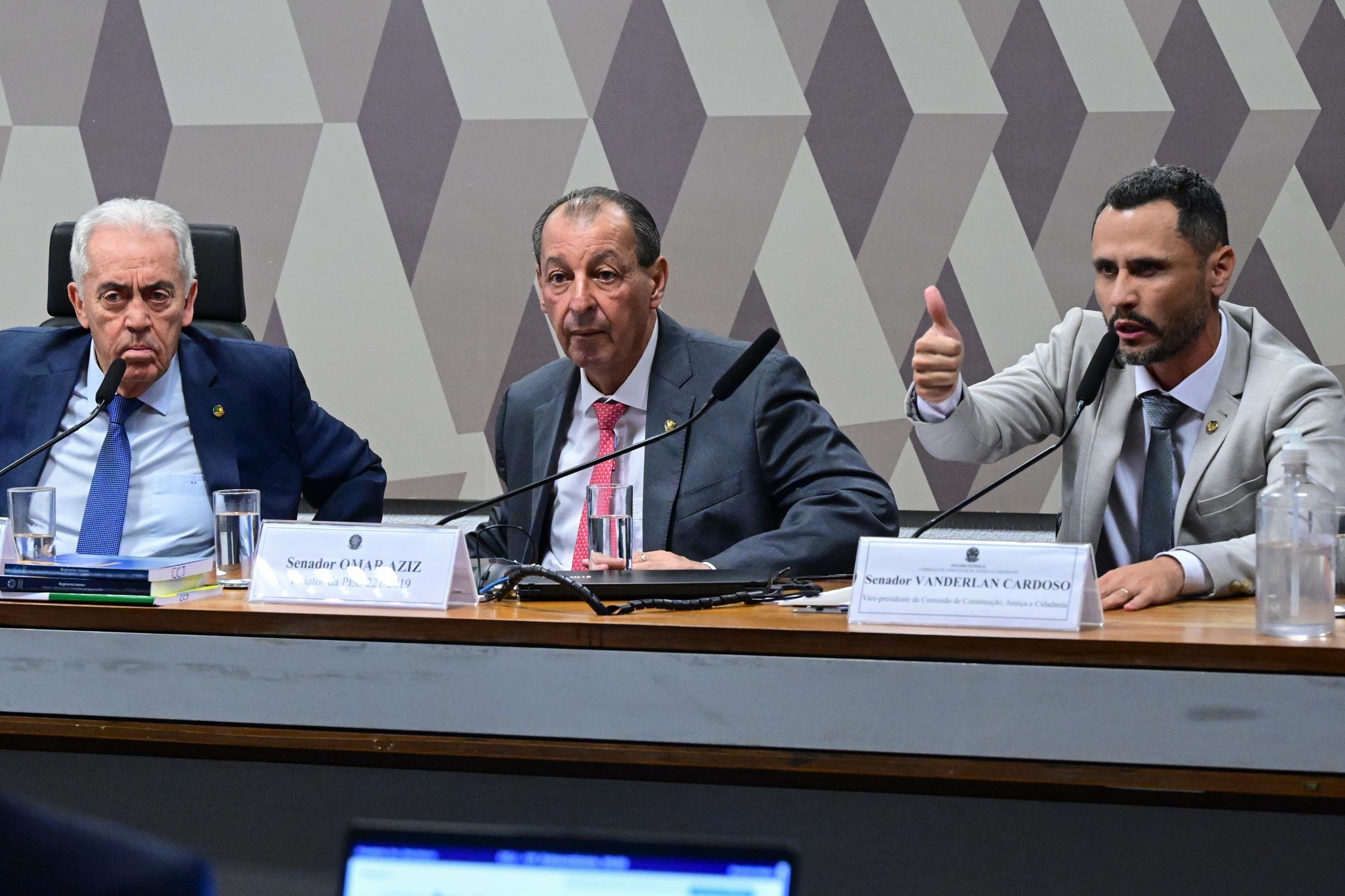 O relator, Omar Aziz (PSD-AM), rejeitou as 36 emendas da oposi&ccedil;&atilde;o que modificavam o texto