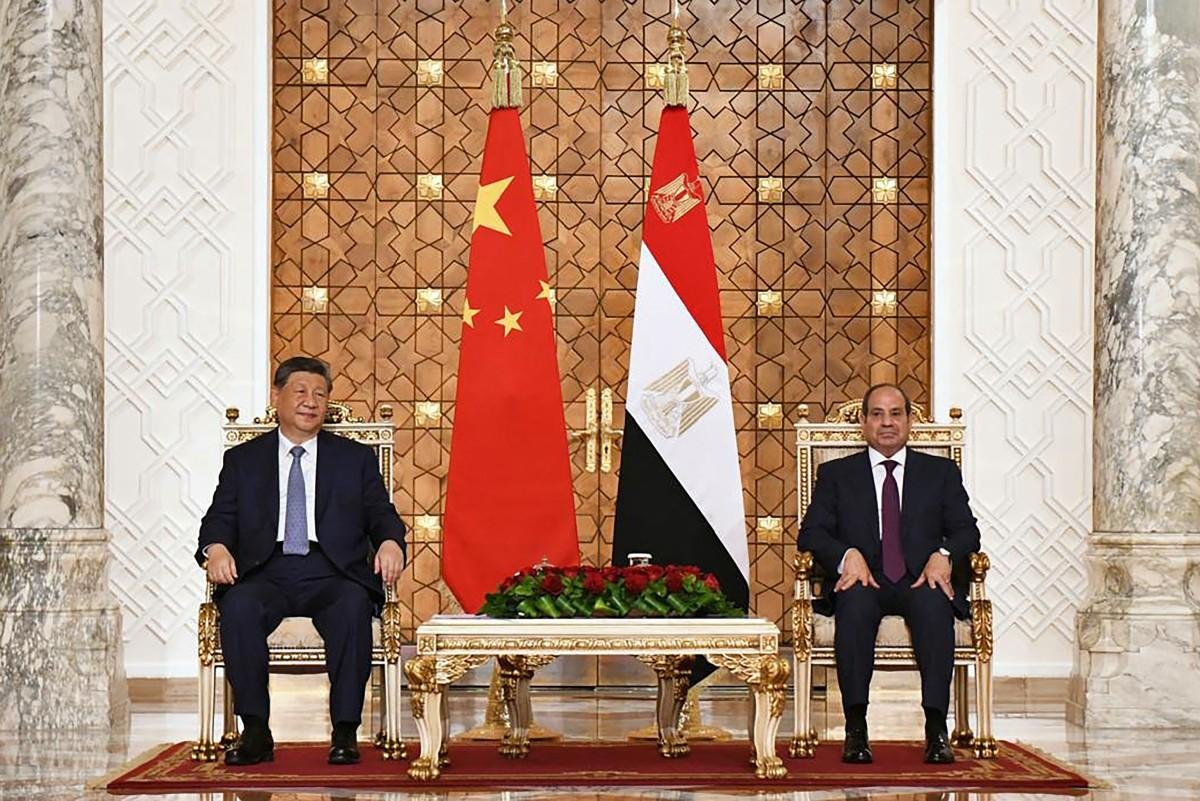 Xi visita o Egito pela primeira vez depois de uma d&eacute;cada