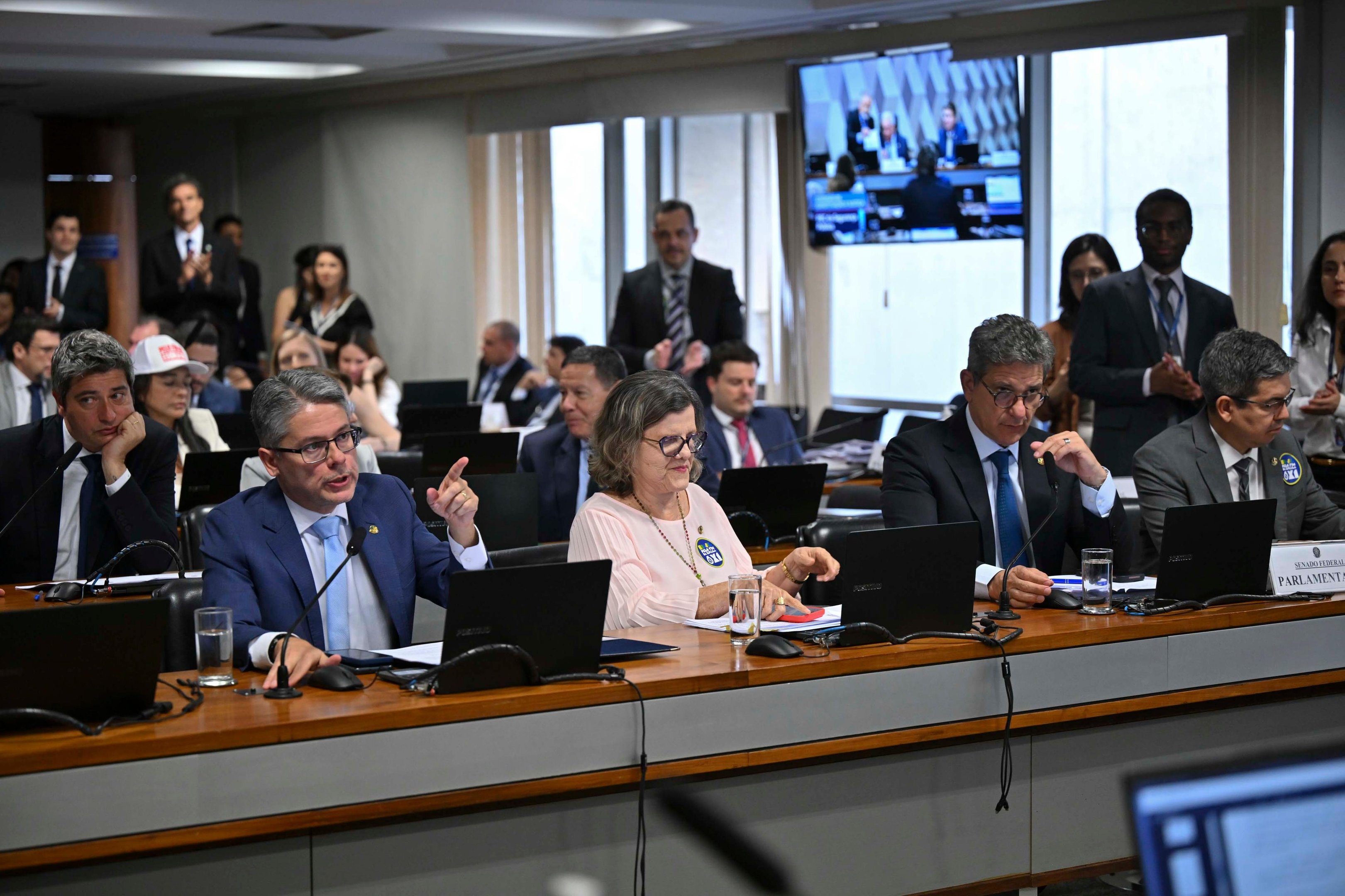 Comiss&atilde;o do Senado aprova texto