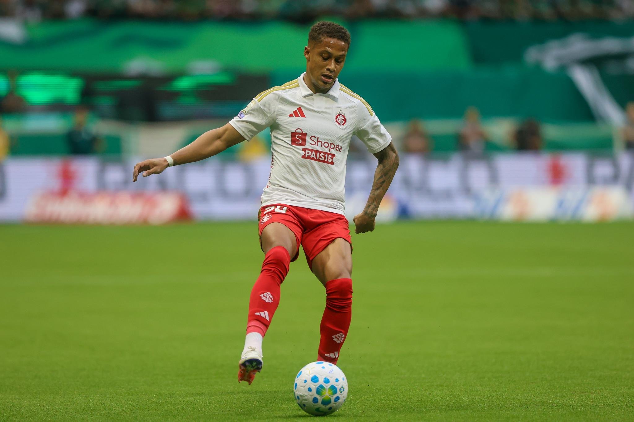 Vitinho estar&aacute; em campo, embora a posi&ccedil;&atilde;o ainda seja um mist&eacute;rio