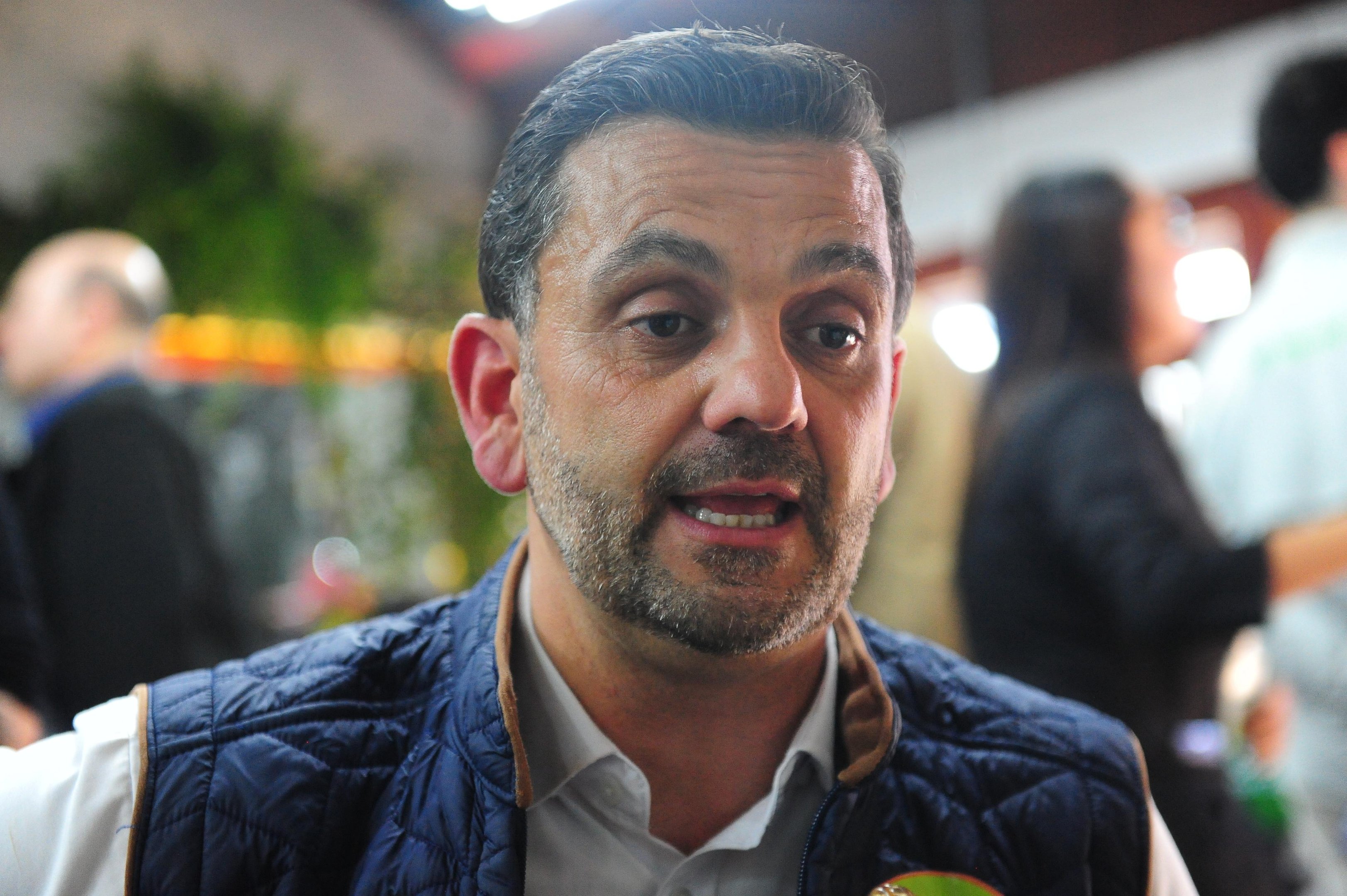 Maranata fez a acusa&ccedil;&atilde;o enquanto lamentava a aus&ecirc;ncia de Juliana Brizola e Luciano Zucco de mais um painel
