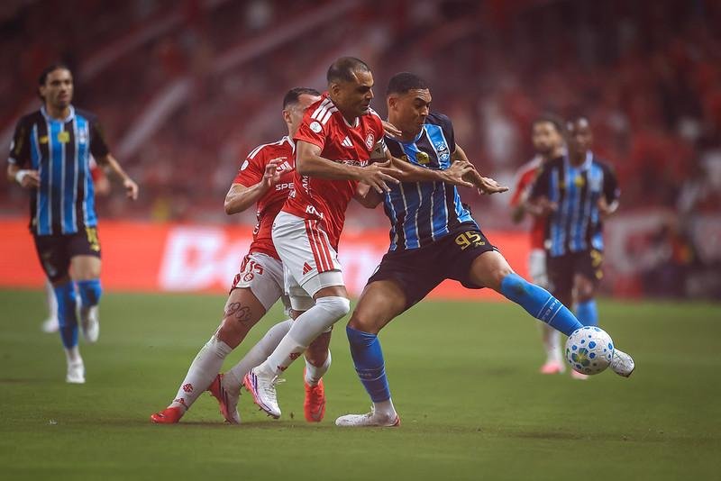 Gre-Nal 455 encontra os dois clubes dentro da zona de rebaixamento