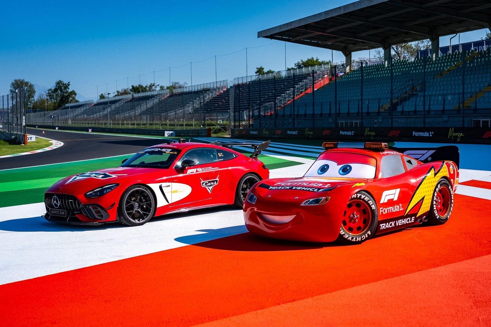 Safety car ganha pintura em homenagem ao personagem