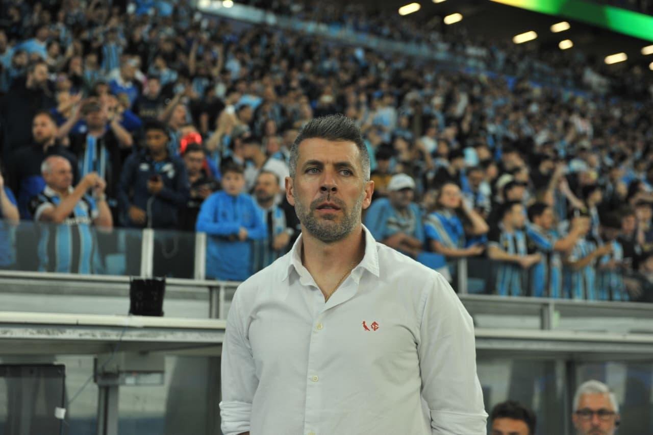 Paulo Pezzolano lamentou a derrota na Arena, mas projetou recupera&ccedil;&atilde;o contra o Santos