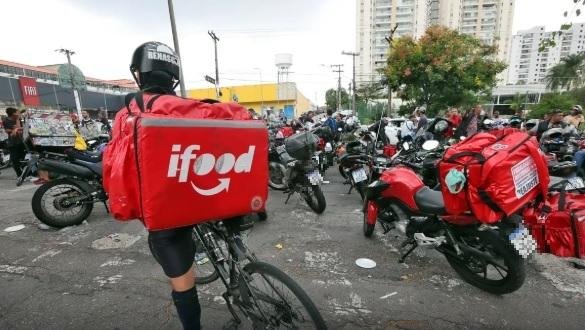 Brasil tem 2 milh&otilde;es de pessoas que trabalham por meio de aplicativos, aponta IBGE
