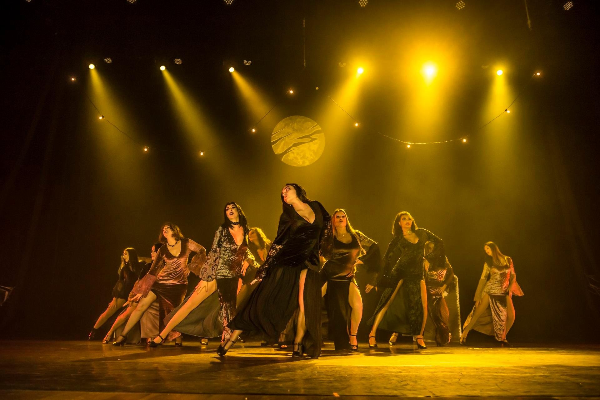 Espet&aacute;culo faz pare da Life Company Studio de Dan&ccedil;a, fundada em 2018