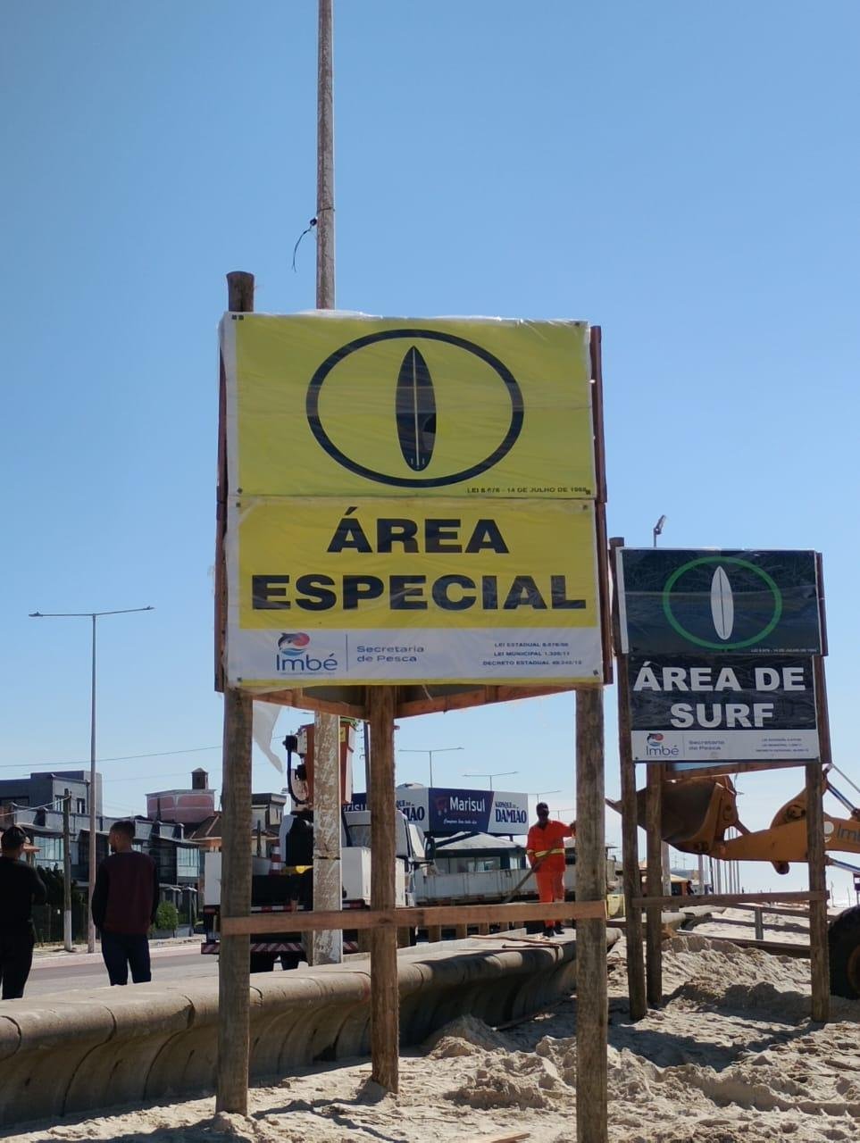 Placas de divis&atilde;o das &aacute;reas de banho, surf e pesca em Imb&eacute; evitam acidentes